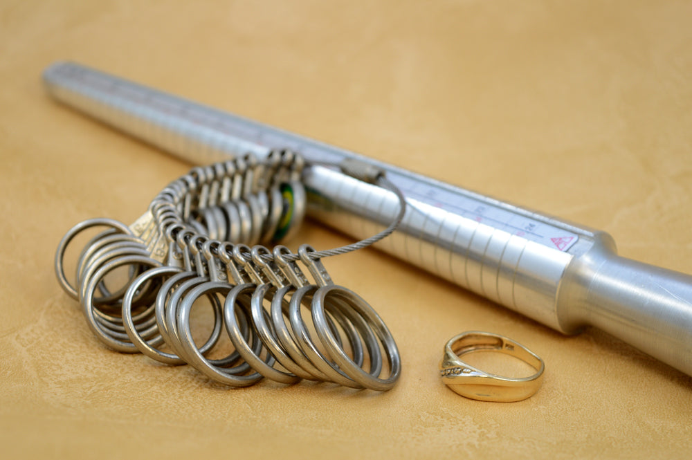 How to Measure Ring Size: 4 Different Ways